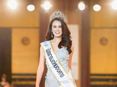 Chuyên gia huấn luyện thí sinh Miss Grand Nongkhai Saranya Pinyopornpanich tỏa sáng tại buổi họp báo công bố Queen Of The Spa 2019.